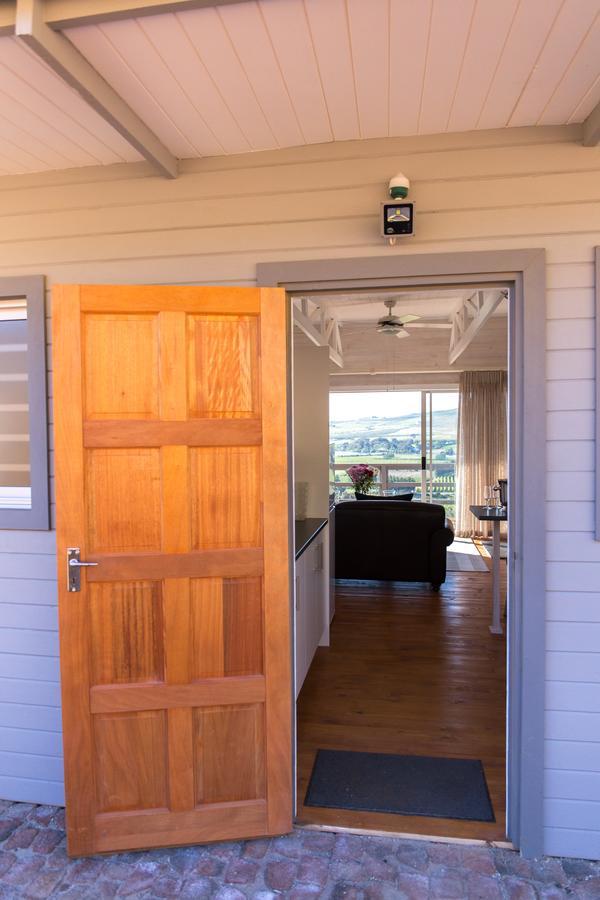 Big Sky Cottages Wolseley Exterior foto
